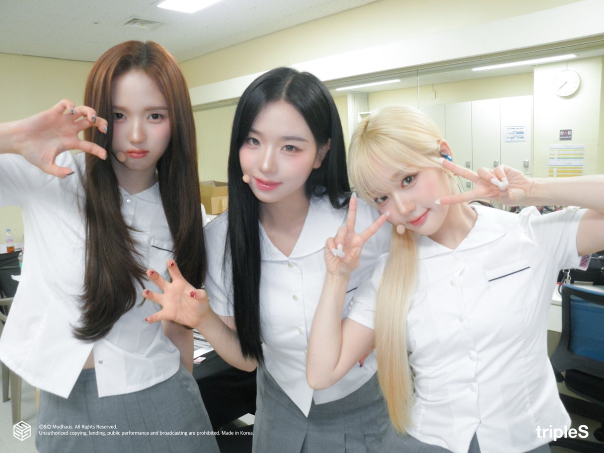 Behind-the-scenes cut of tripleS