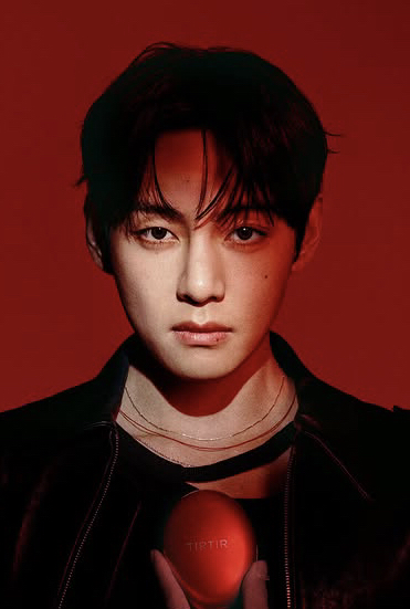 Latest photo of V (BTS)