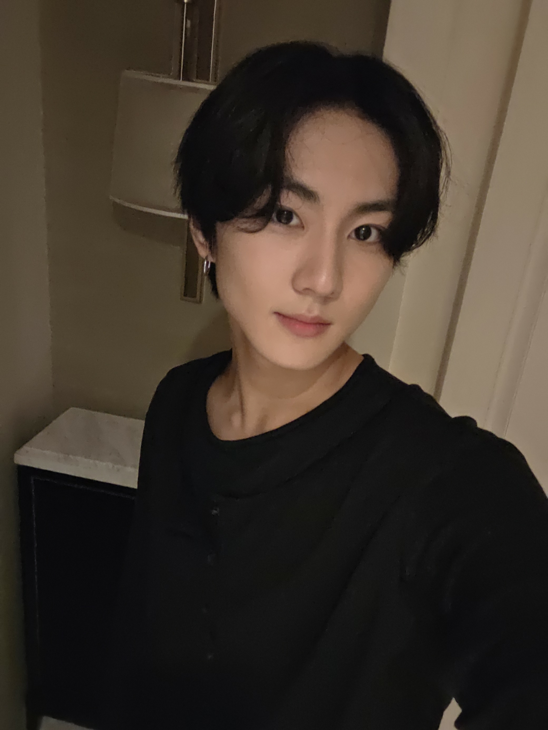 Latest photo of Jungwon (ENHYPEN)