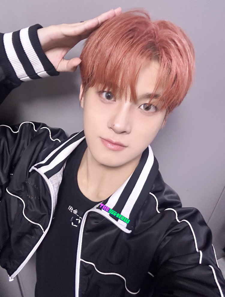 Behind-the-scenes cut of Junmin (Xikers)