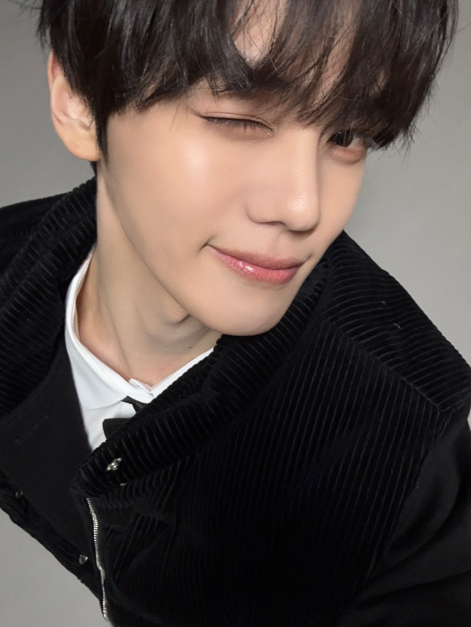 Latest photo of Kim Gyuvin (ZEROBASEONE)