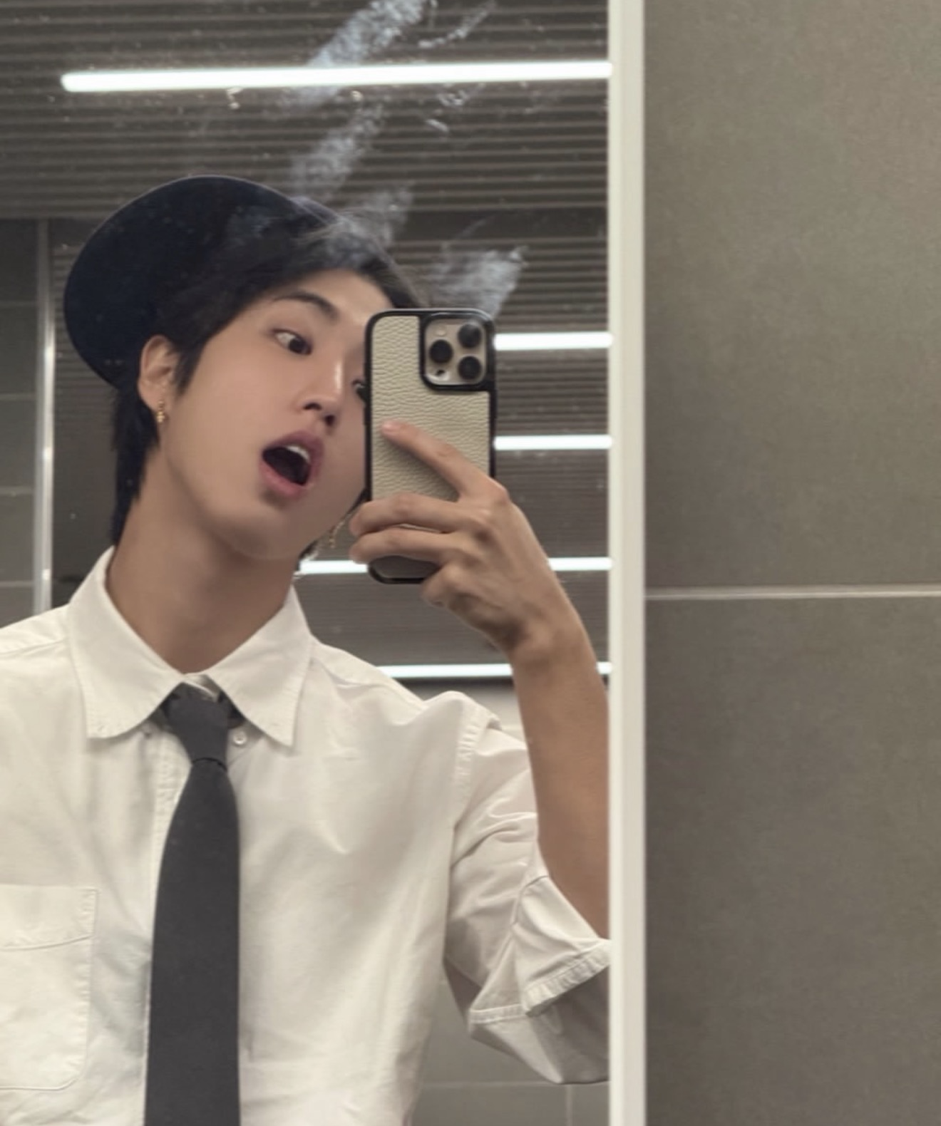 Foto aktivitas terbaru HAN (Stray Kids)