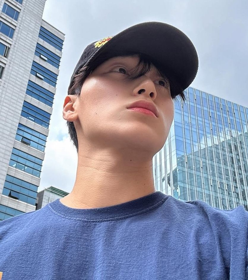 Behind-the-scenes cut of San (ATEEZ)