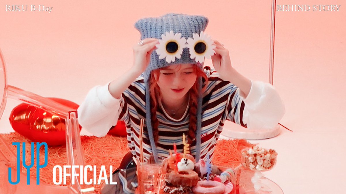 Behind-the-scenes cut of NiziU