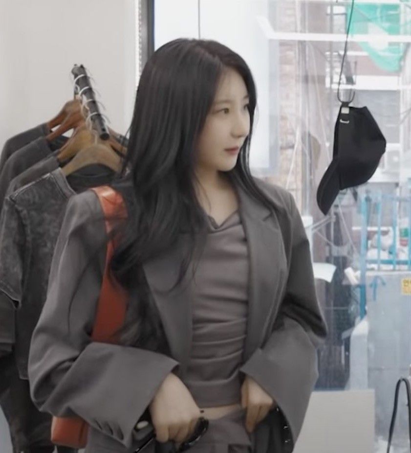 Recent activity shot of Lee Chaeyeon