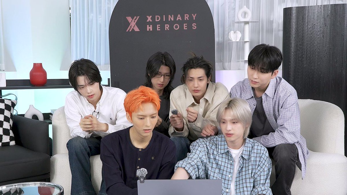 Behind-the-scenes cut of Xdinary Heroes