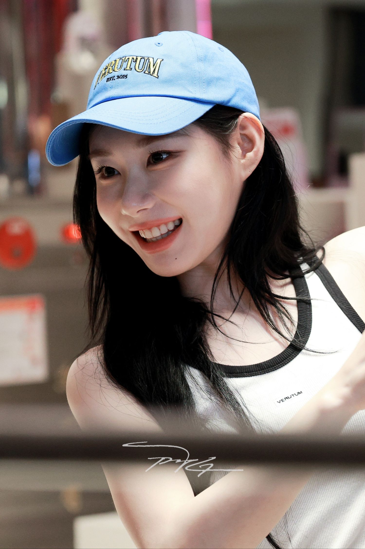 Behind-the-scenes cut of Chaeryeong (ITZY)