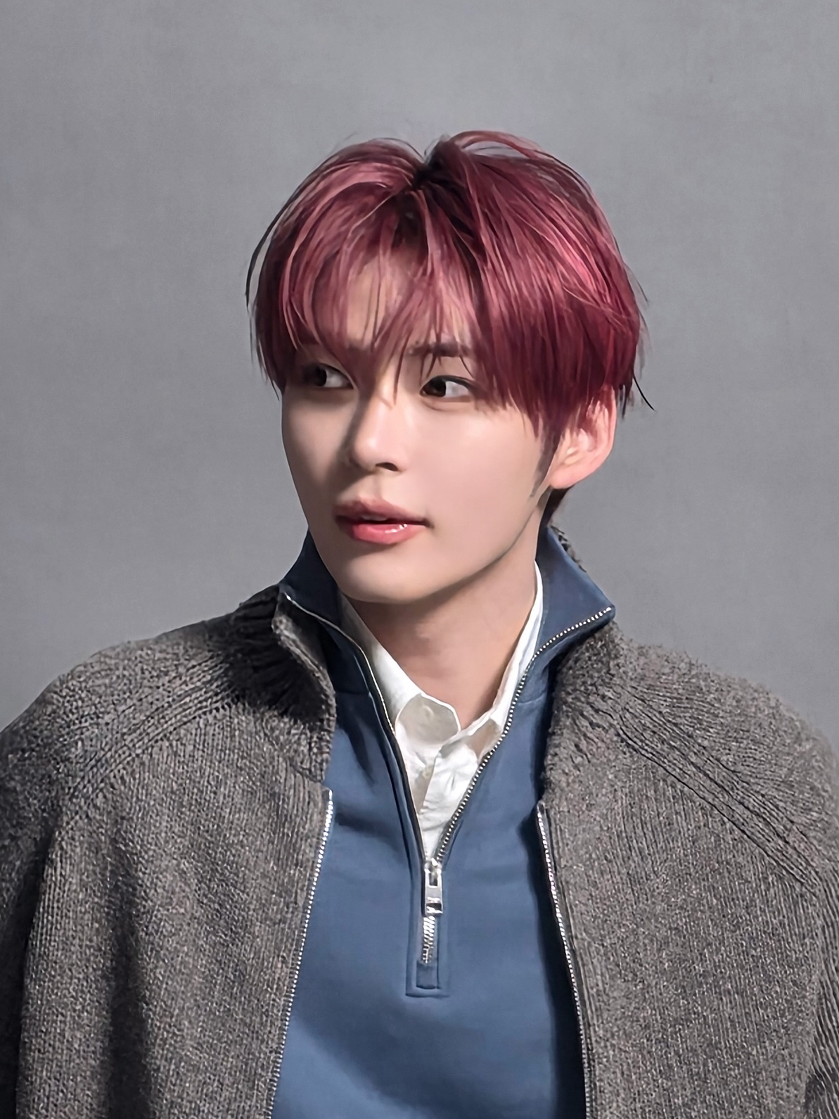 Recent activity shot of Sung Hanbin (ZEROBASEONE)