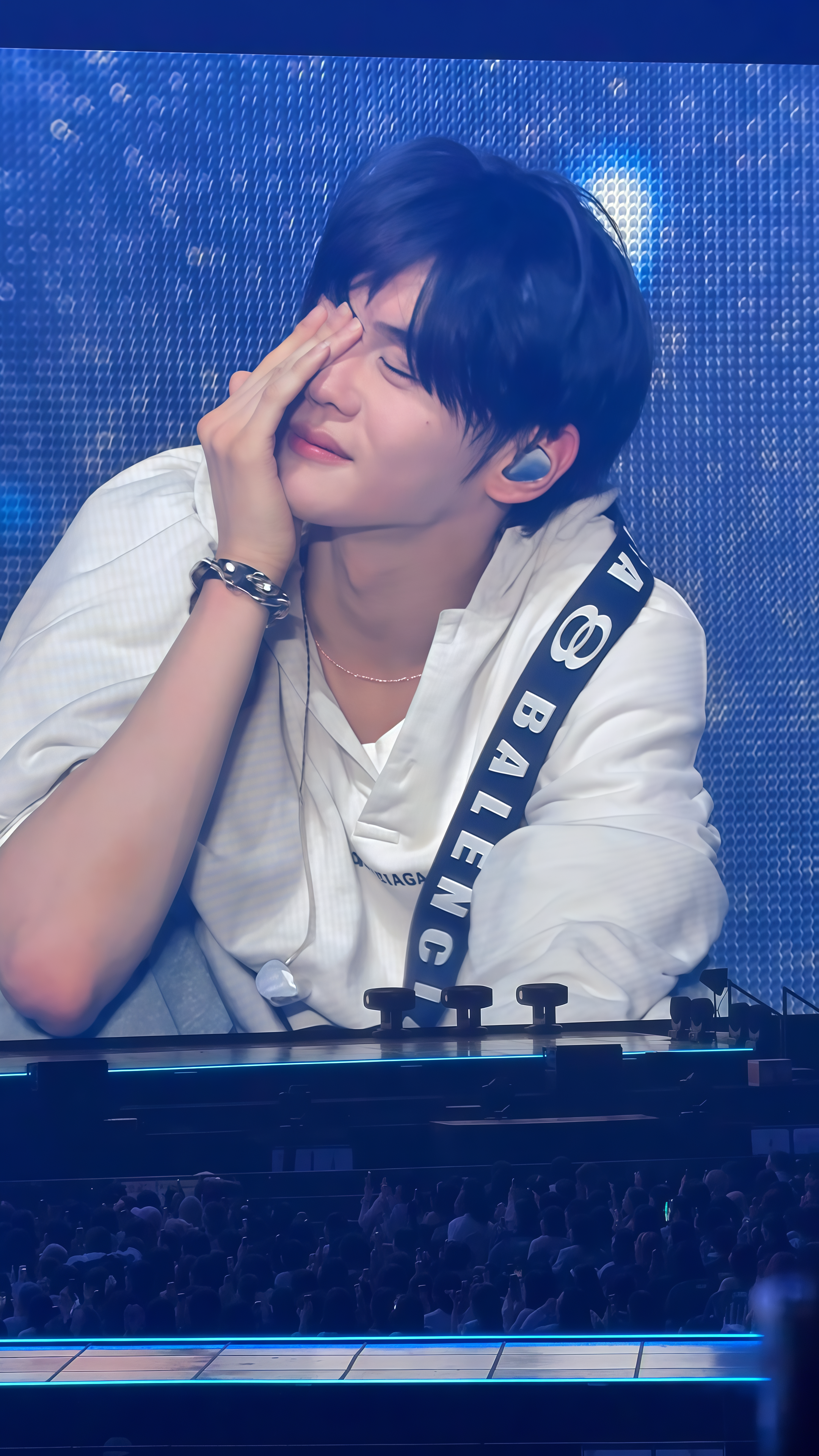 Fandom-recommended wallpaper image of Kim Gyuvin (ZEROBASEONE)