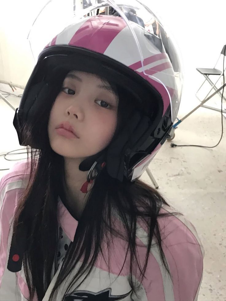 Recent activity shot of Wonhee (ILLIT)