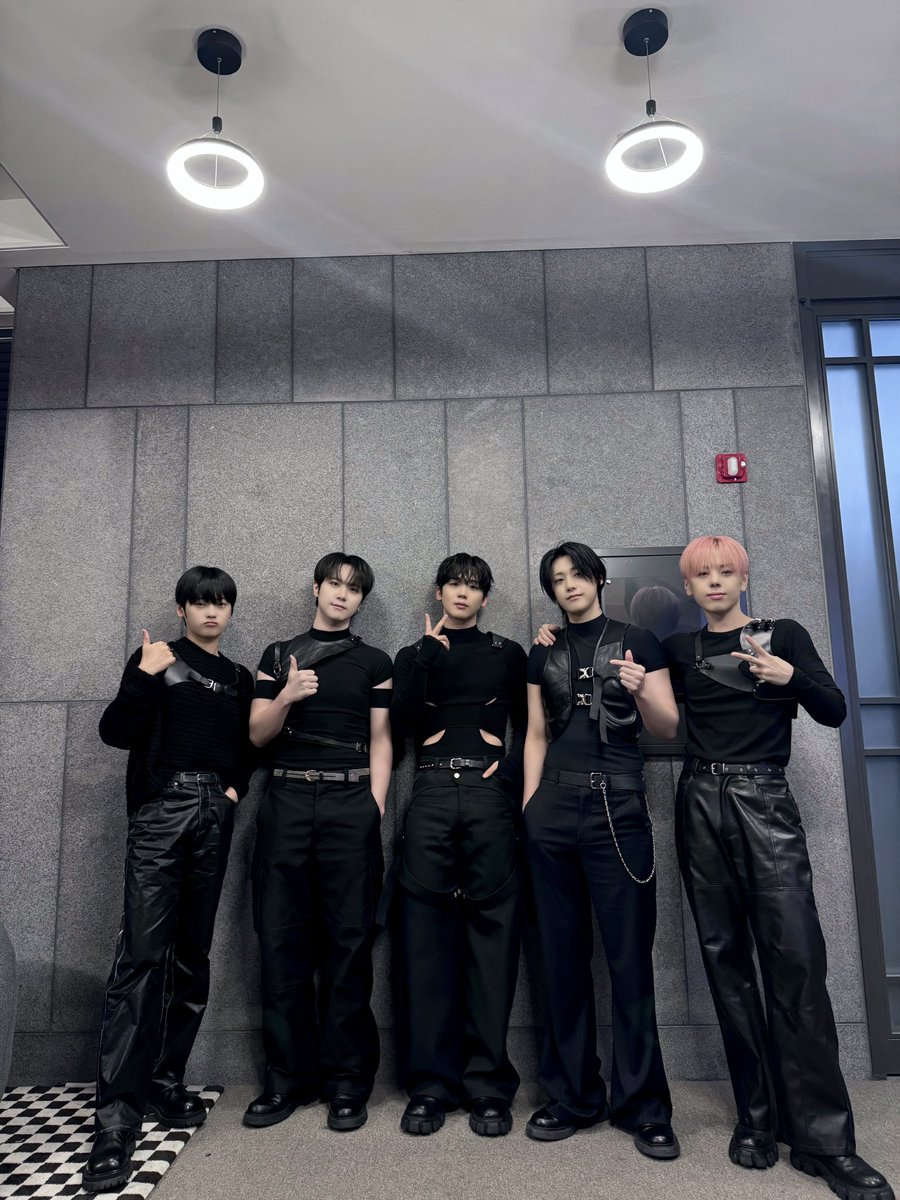 Behind-the-scenes cut of WEi