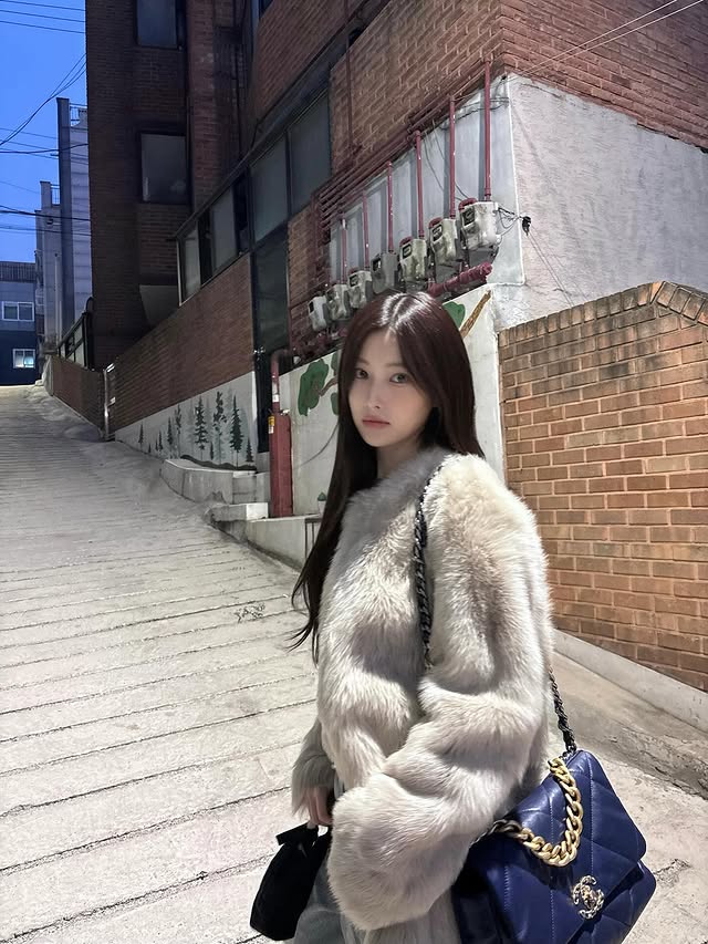 Latest photo of Kang Hyewon