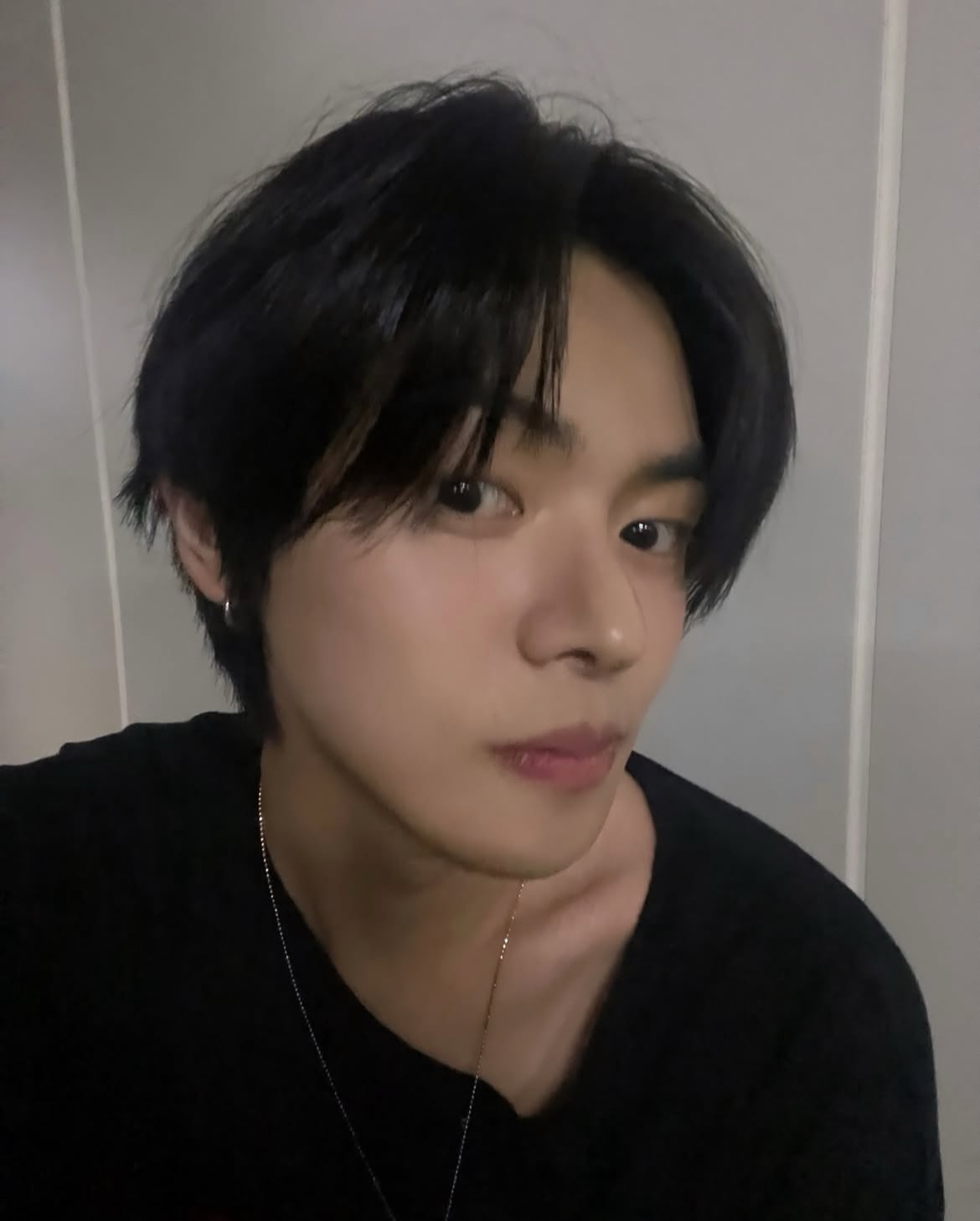 Behind-the-scenes cut of Lee Leo