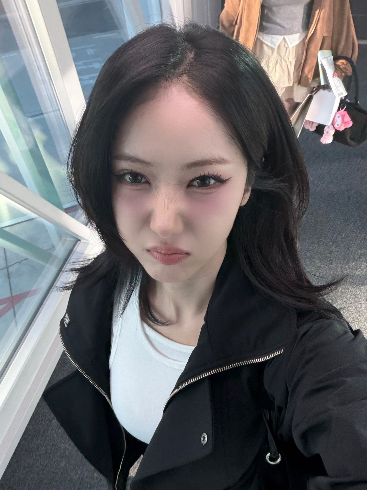 Behind-the-scenes cut of VIVIZ