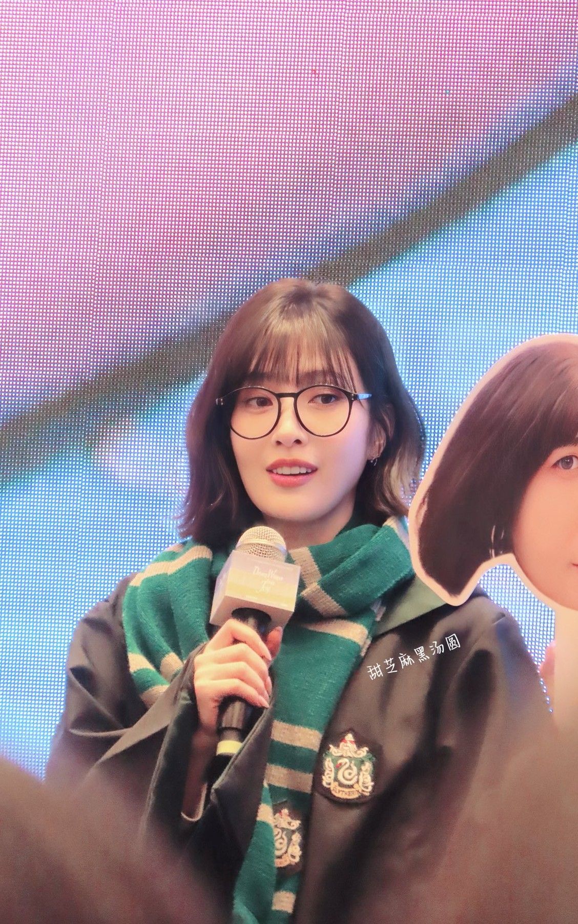 Behind-the-scenes cut of Joy (Red Velvet)