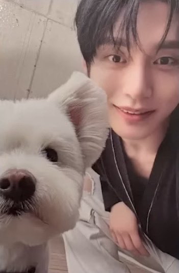 Latest photo of Kim Jiwoong (ZEROBASEONE)