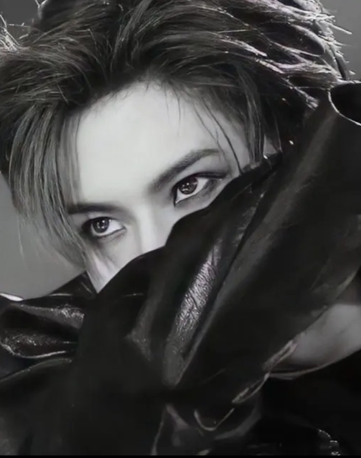 Behind-the-scenes cut of SuperM