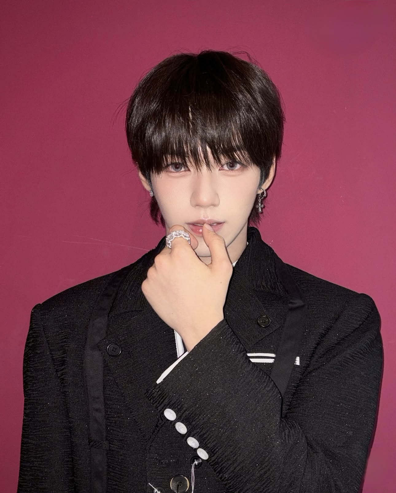 Behind-the-scenes cut of JL (AHOF)