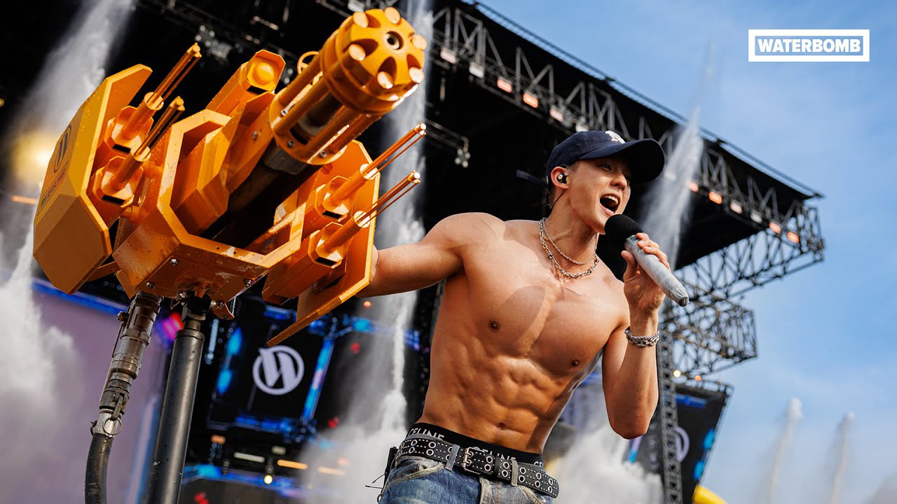 A moment captured by Lee Minhyuk (BTOB)'s fan