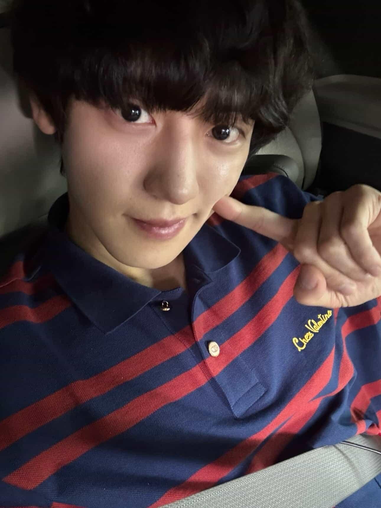 Recent activity shot of Chanyeol (EXO)