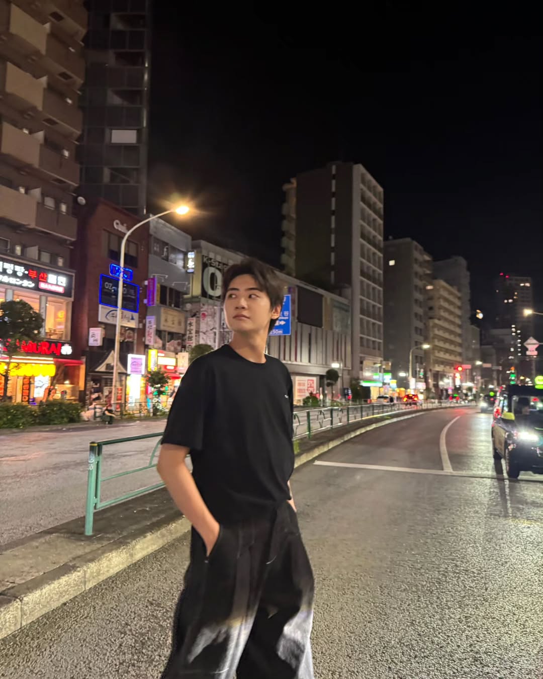 A moment captured by Lee Jinhyuk's fan