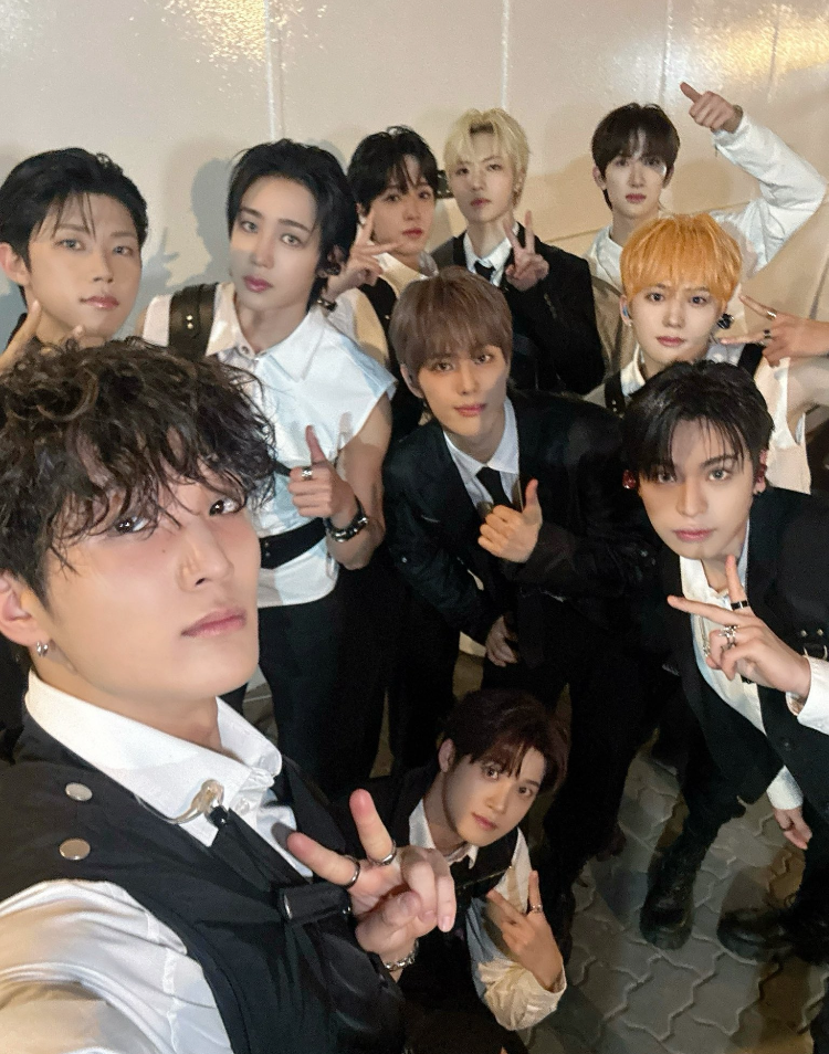 A moment captured by Xikers's fan