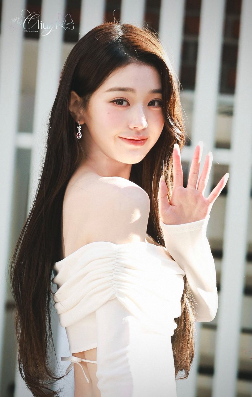 Latest photo of Jang Wonyoung (IVE)