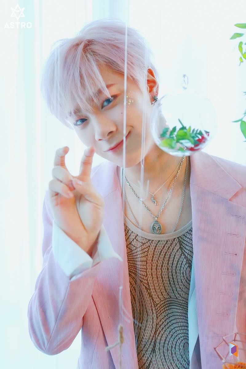 Latest photo of Moonbin (ASTRO)