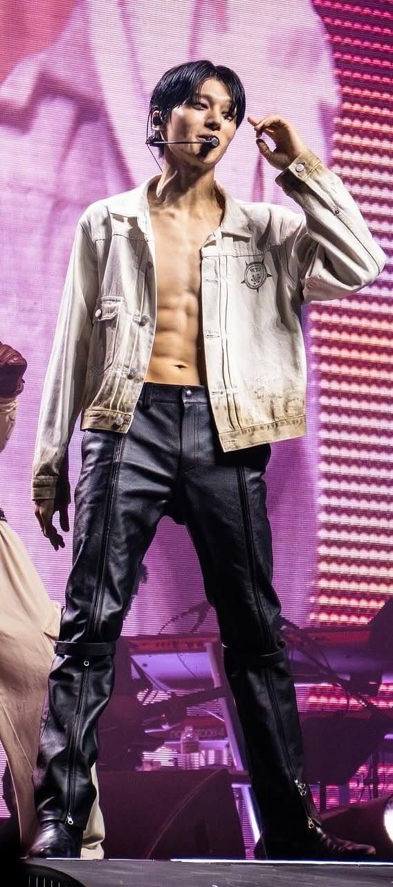 Fandom-recommended wallpaper image of Wooyoung (ATEEZ)