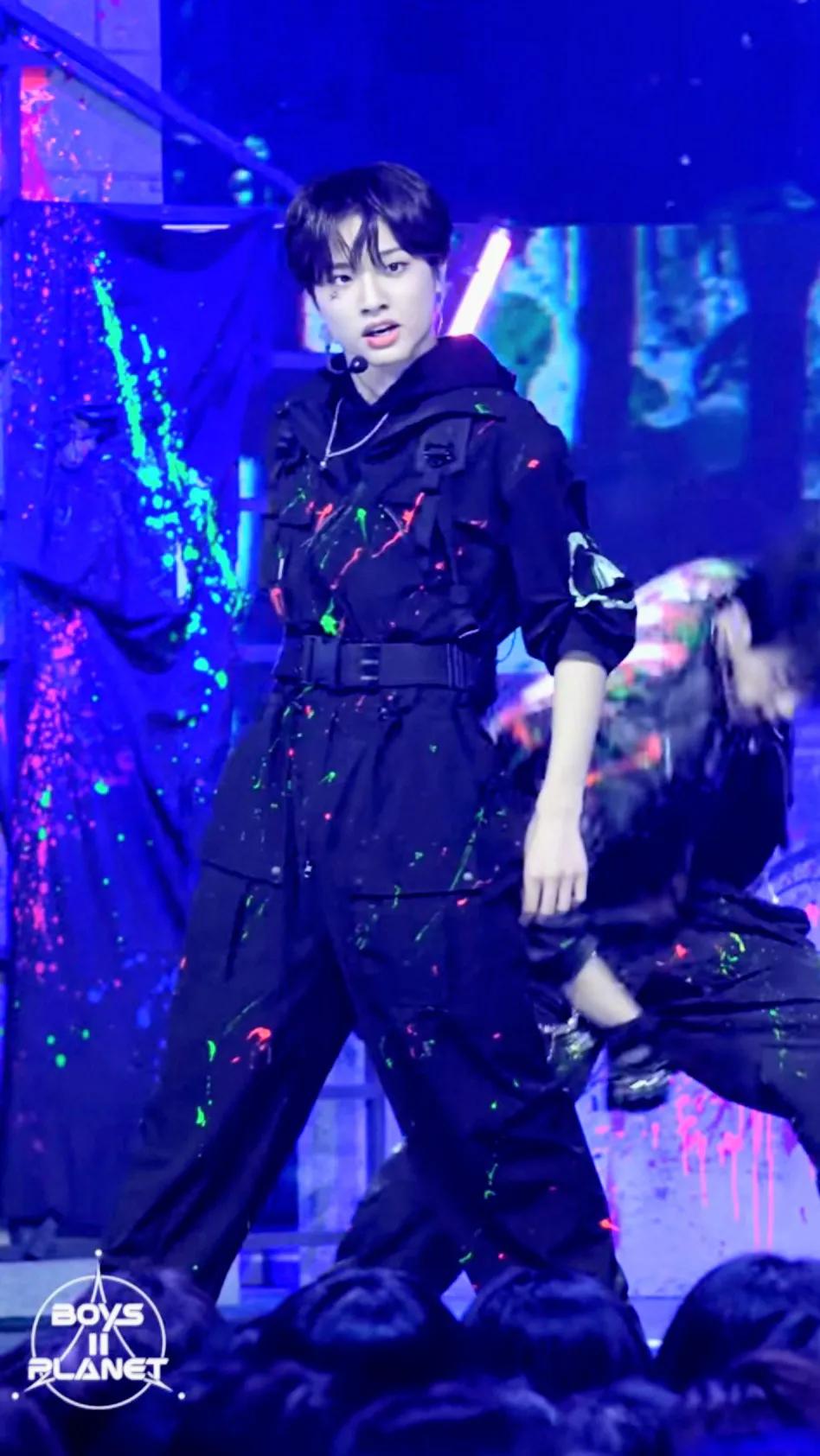 Behind-the-scenes cut of Hsu Chingyu