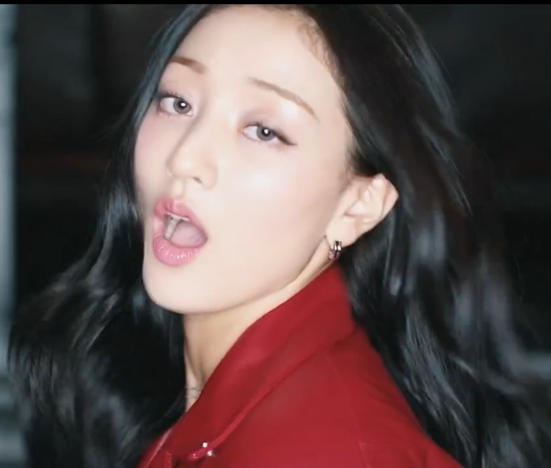 志效 (TWICE)的幕後花絮