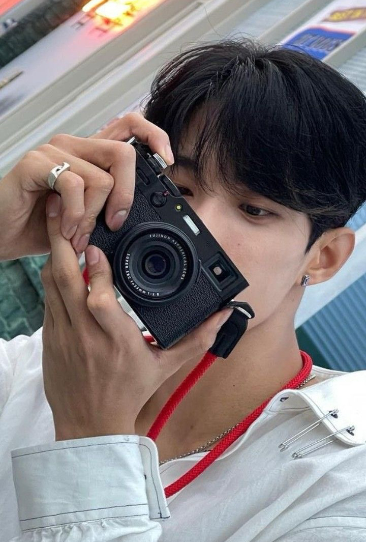 DK (SEVENTEEN)的最新活動照片
