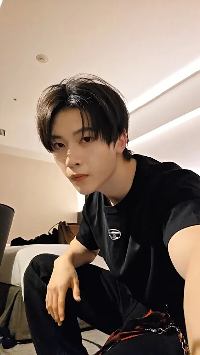 Behind-the-scenes cut of Seok Matthew (ZEROBASEONE)