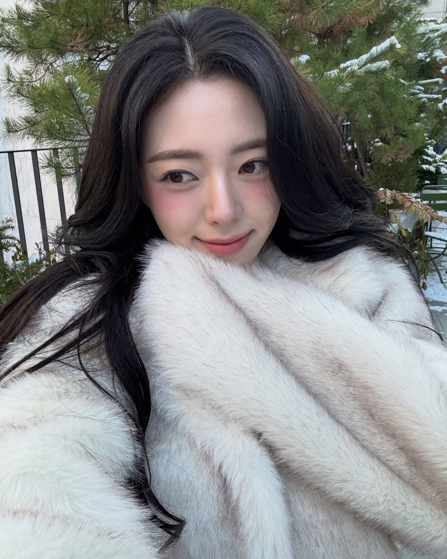 Foto terbaru Yuna (ITZY)