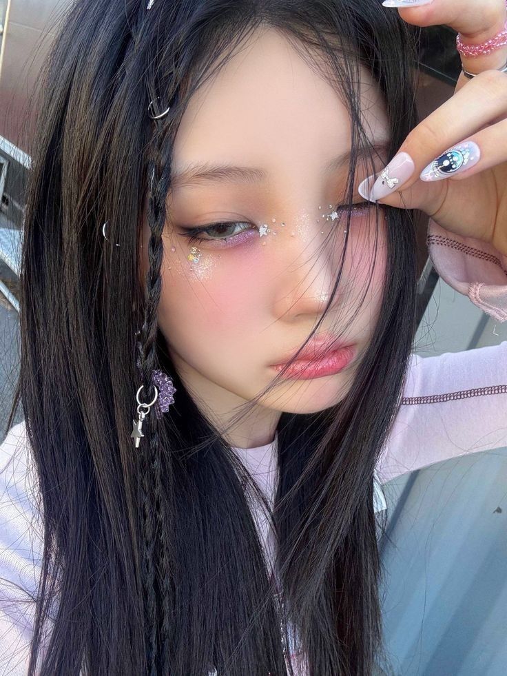 Behind-the-scenes cut of Wonhee (ILLIT)