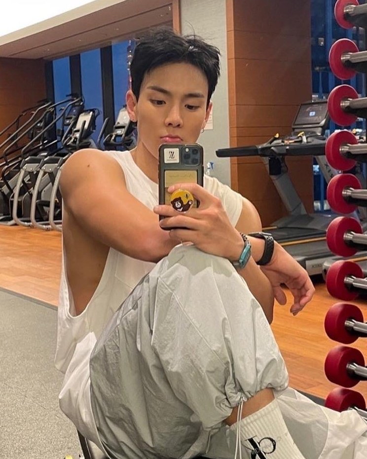 Shownu (MONSTA X)的最新照片