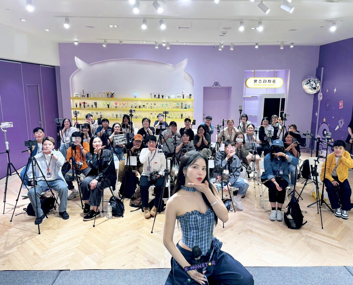 Behind-the-scenes cut of MAMAMOO