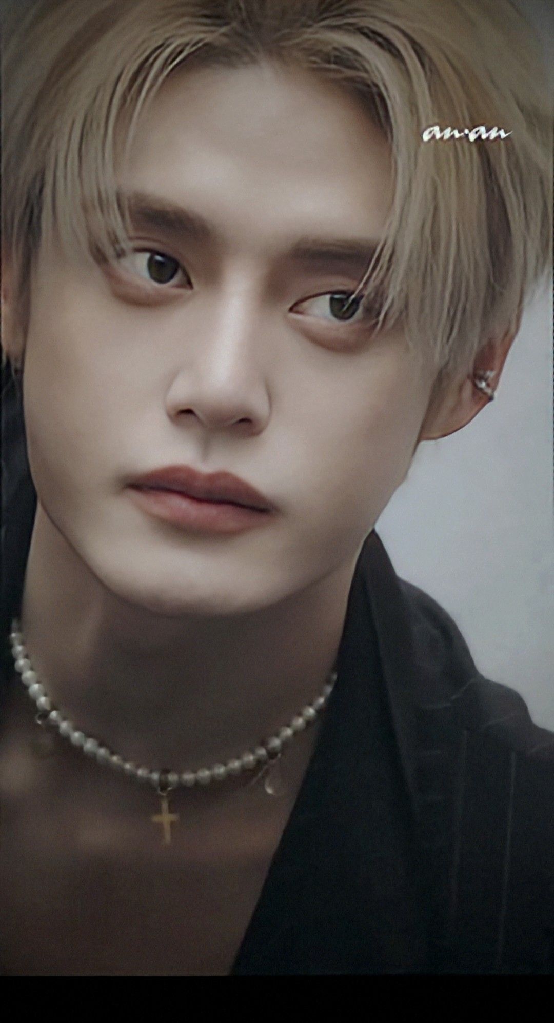 キム・ジウン (ZEROBASEONE)の舞台裏ショット