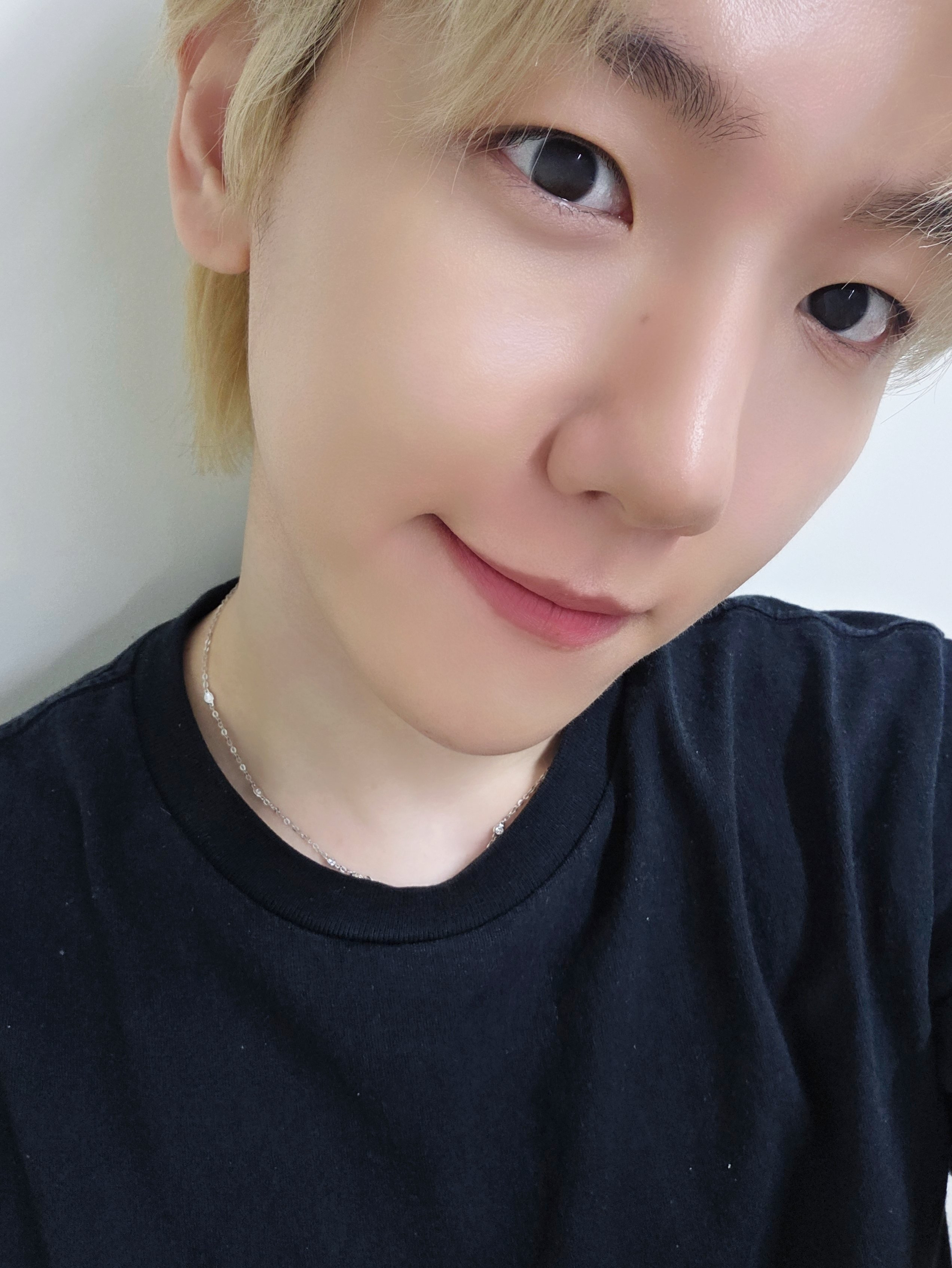 Behind-the-scenes cut of Baekhyun (EXO)