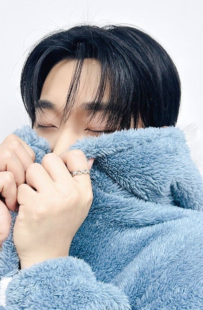 Behind-the-scenes cut of San (ATEEZ)
