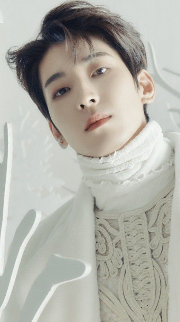 Behind-the-scenes cut of Wonwoo (SEVENTEEN)