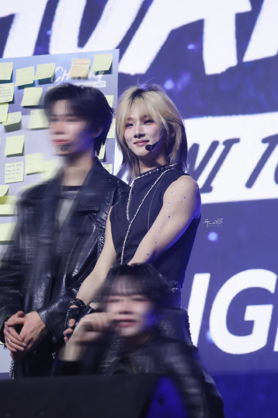 A moment captured by Hu Yetao (NexT1DE)'s fan