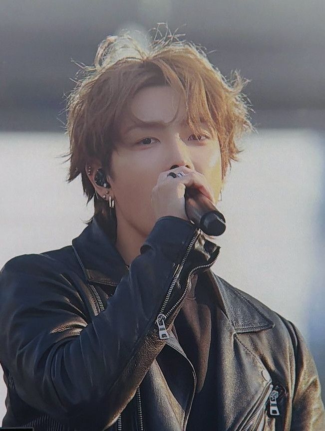 Latest photo of Hongjoong (ATEEZ)