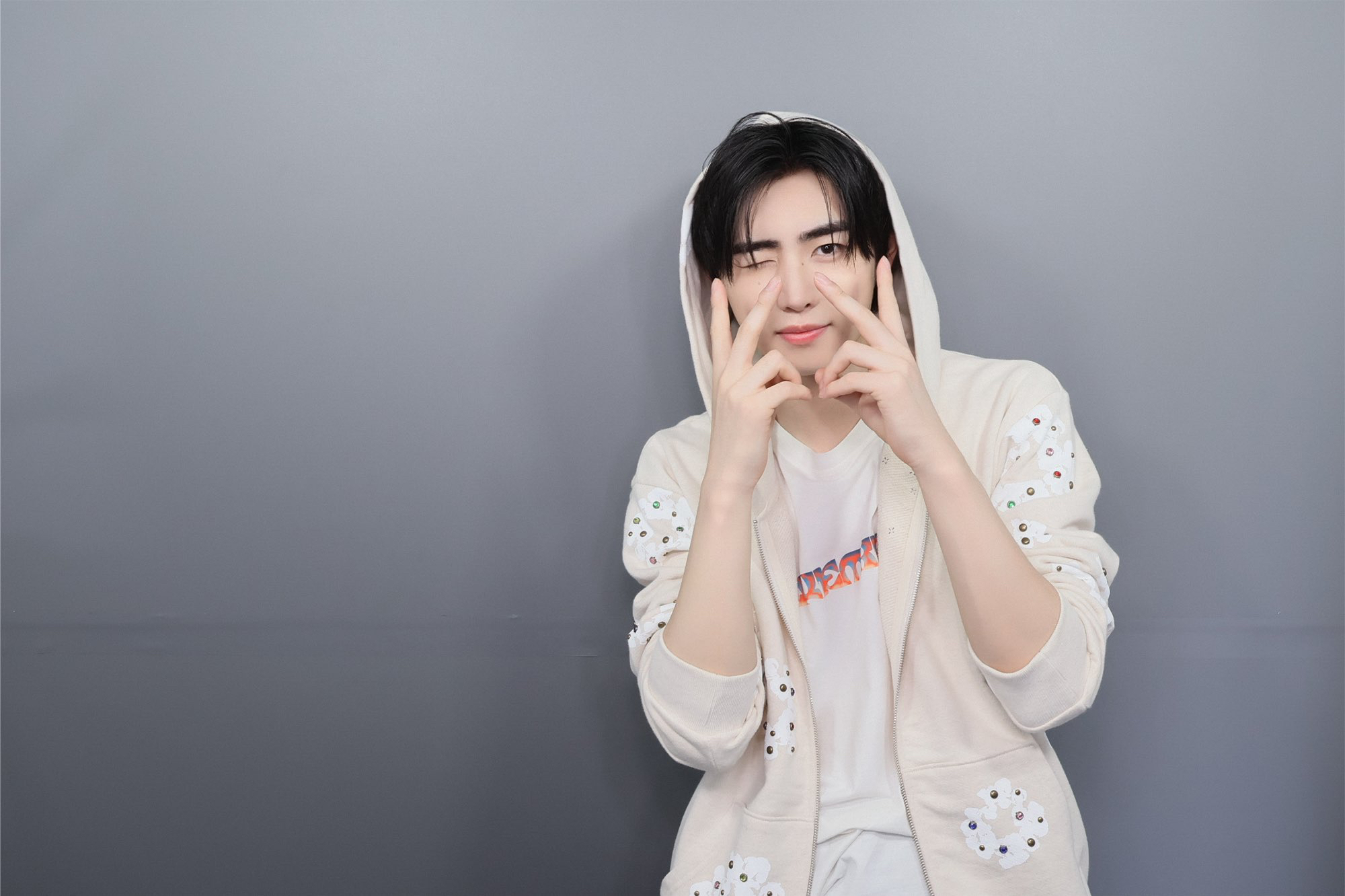 Foto aktivitas terbaru Sunghoon (ENHYPEN)