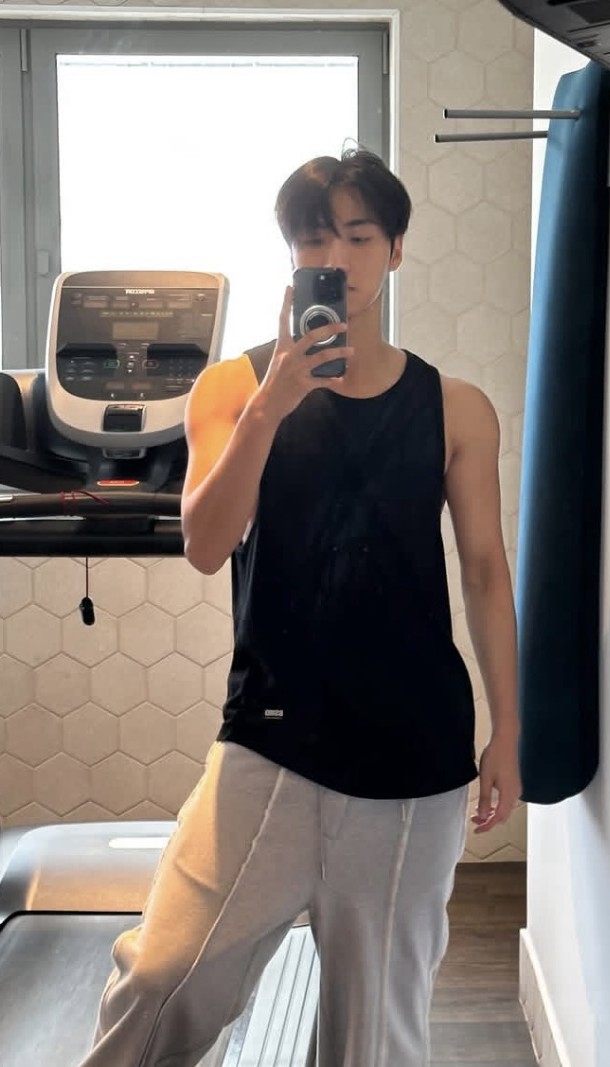 A heartfelt wallpaper shared by Seonghwa (ATEEZ)'s fans