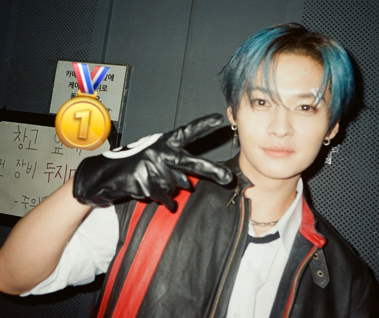 A moment captured by Lee Know (Stray Kids)'s fan