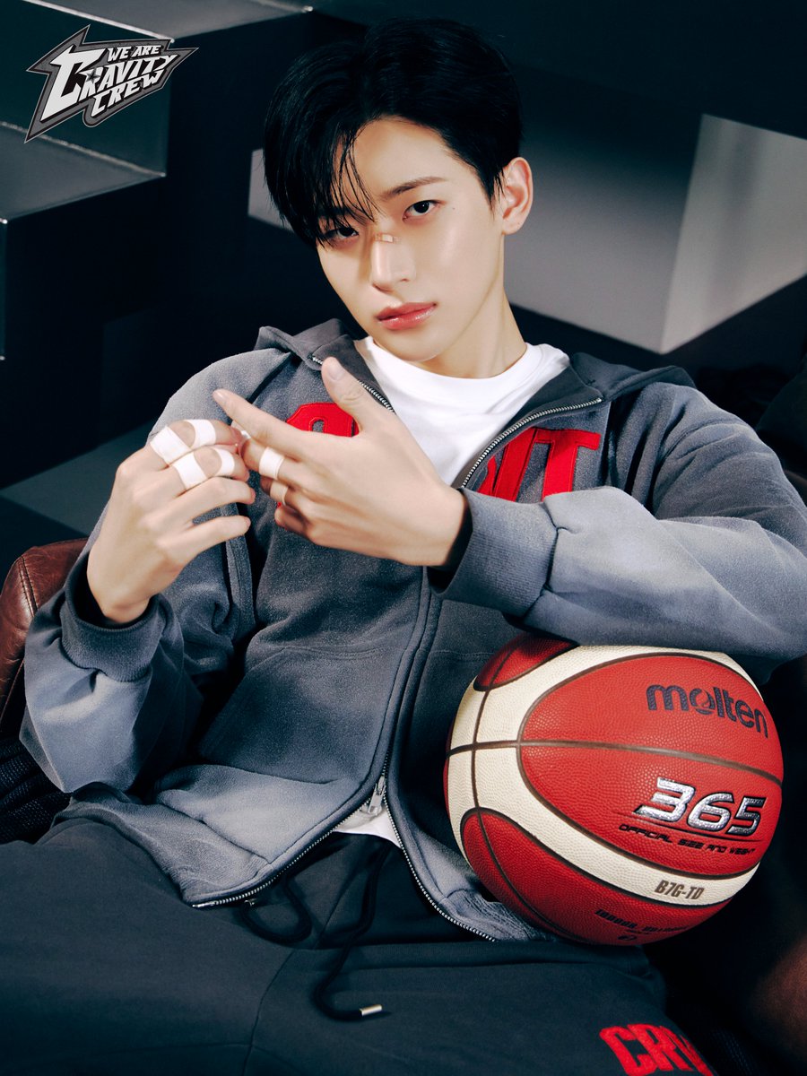 A moment captured by CRAVITY's fan