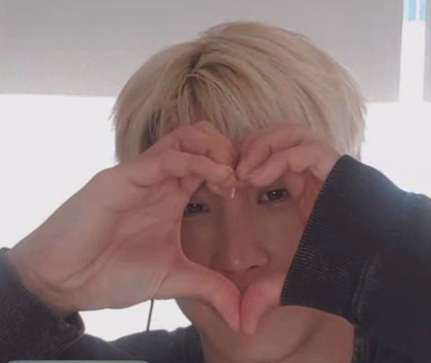 Latest photo of Jinjin (ASTRO)