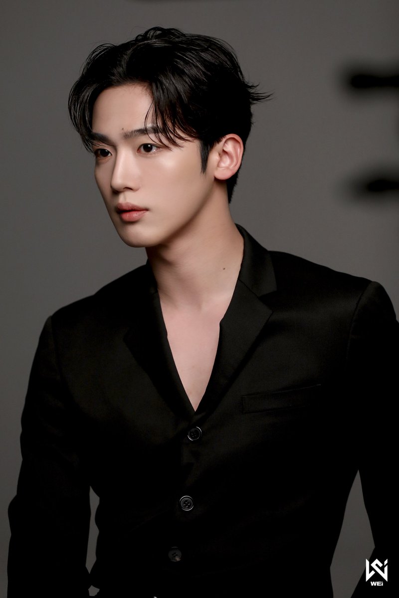 Behind-the-scenes cut of WEi