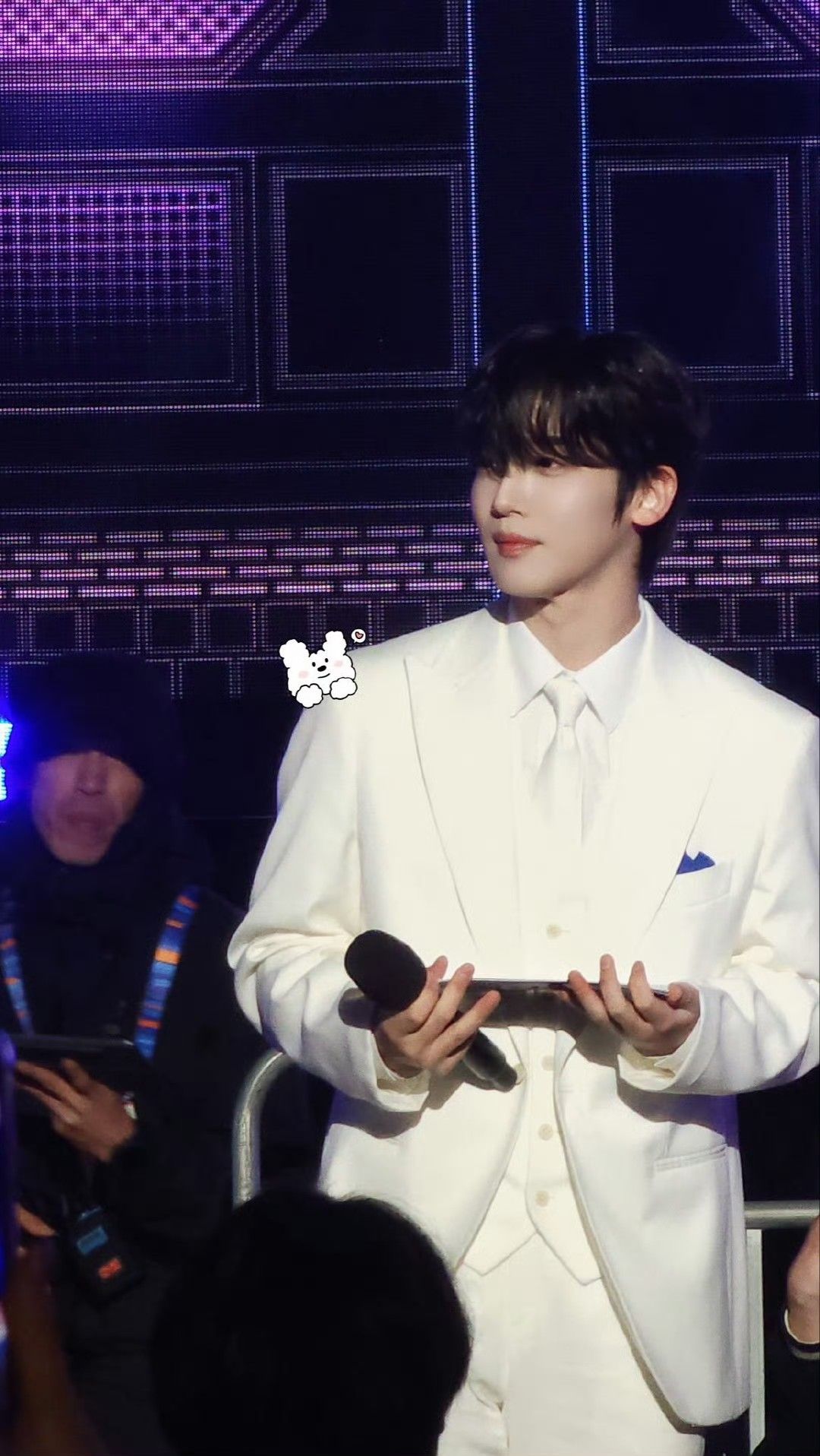 Today's most popular wallpaper in the Kim Yohan (WEi) community